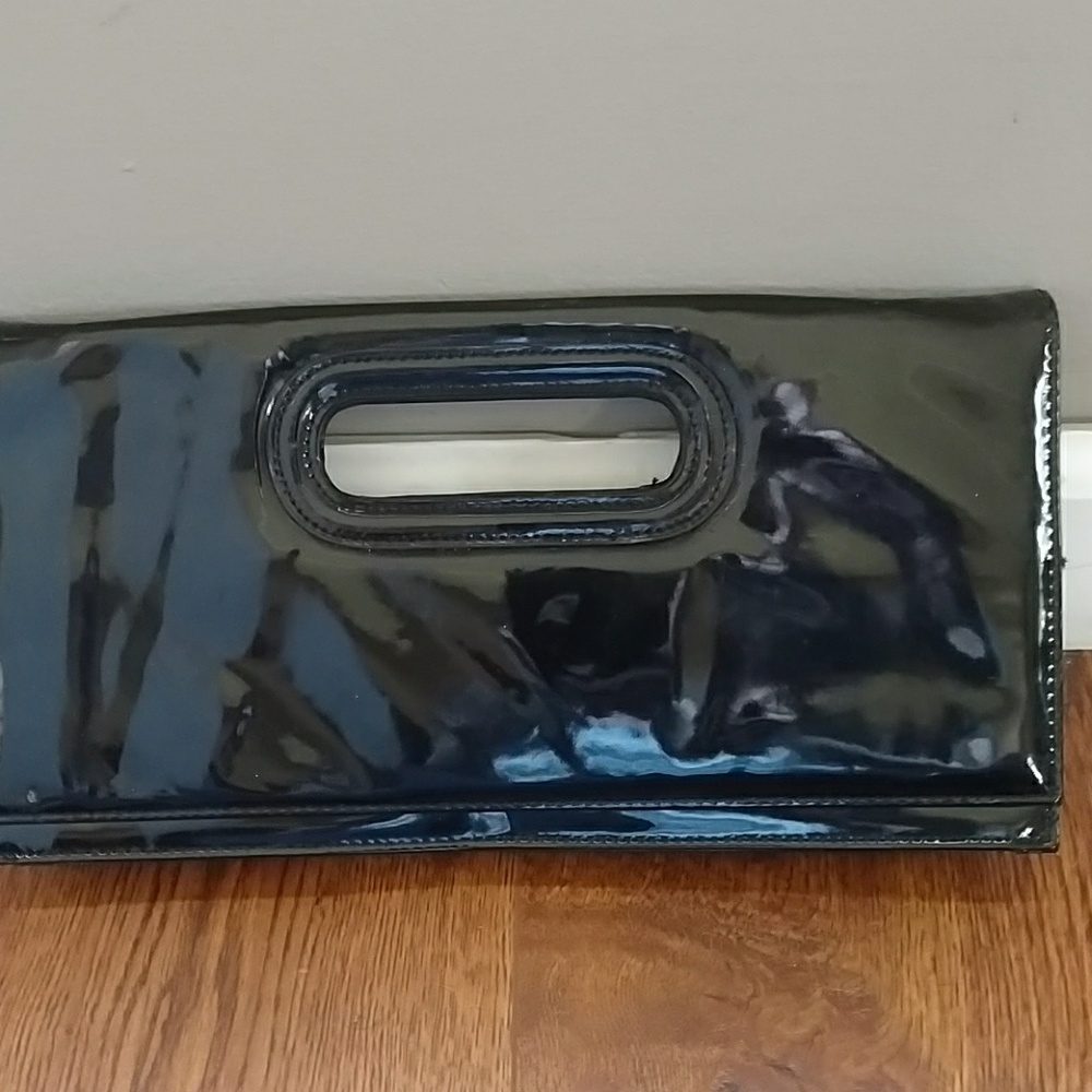 ❇️Patent leather clutch❇️ Any 2 ❇️$10